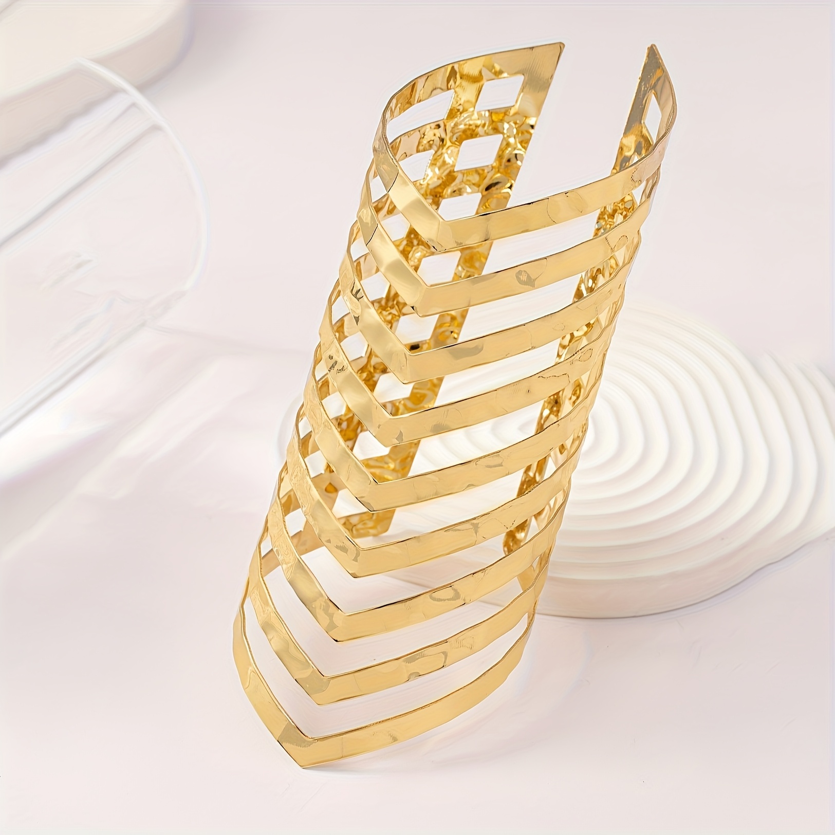 Women's Exaggerated Metallic Triangular Hammered Geometric Bangle